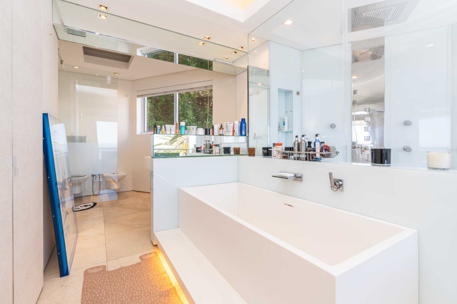 To Let 2 Bedroom Property for Rent in Clifton Western Cape